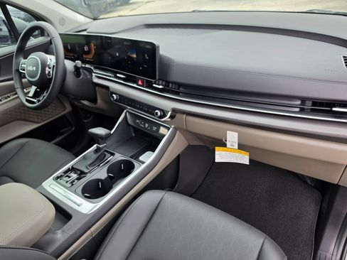 New 2026 Kia Carnival EX FWD image 12