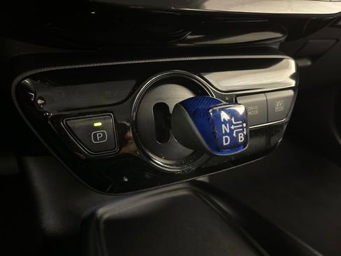 Used 2019 Toyota Prius LE w/ Carpet Mat Package image 22