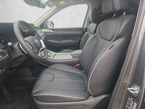 Used 2025 Hyundai Palisade SEL FWD image 16
