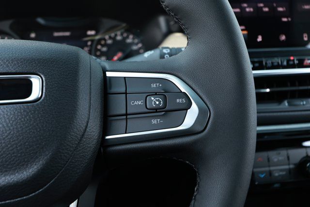 New 2026 Jeep Compass Latitude AWD/4WD image 14