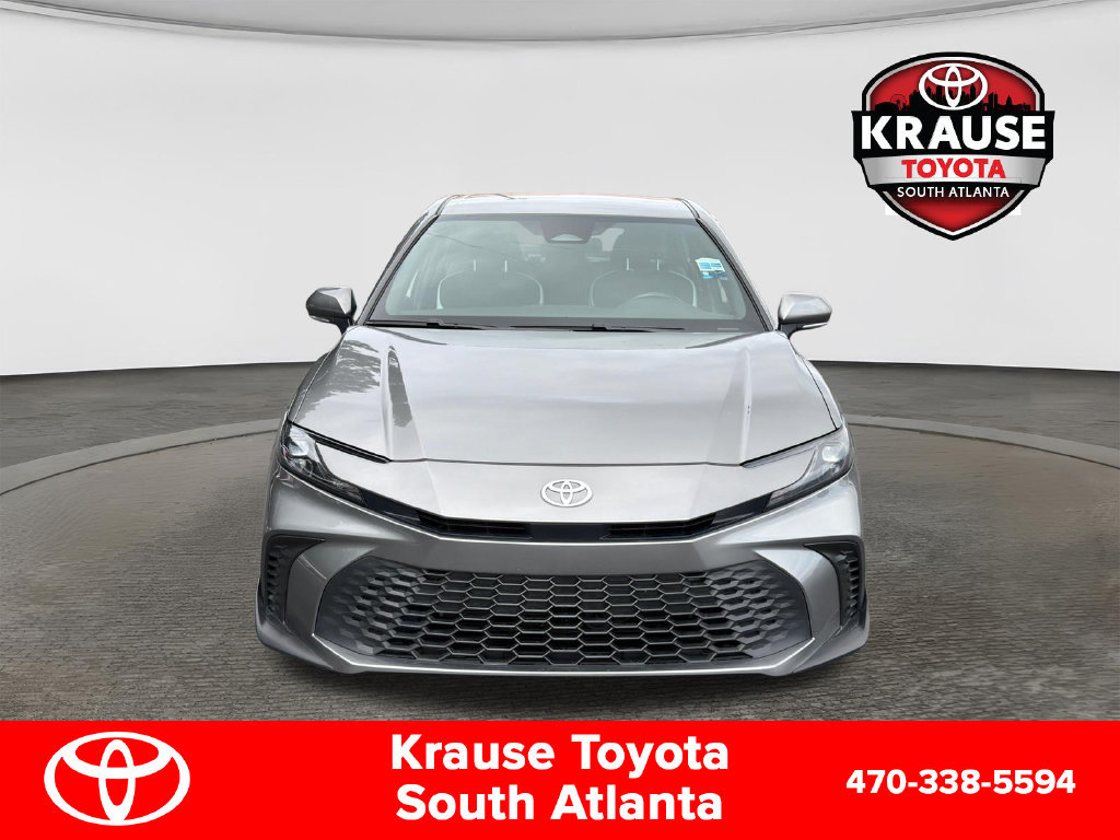 Used 2025 Toyota Camry SE FWD image 2