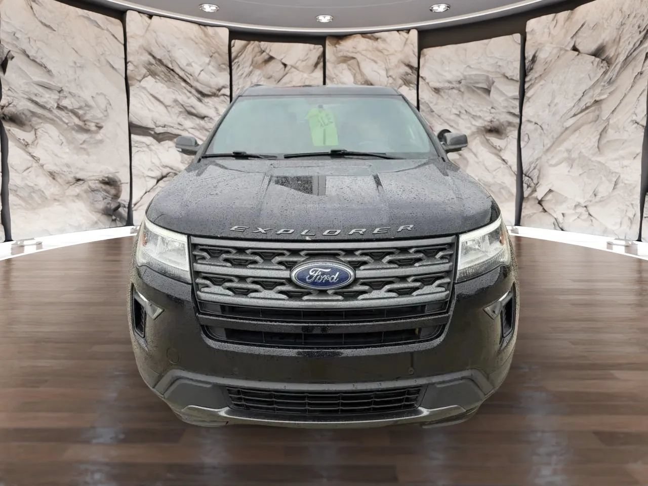 Used 2018 Ford Explorer XLT w/ Equipment Group 202A AWD/4WD image 2