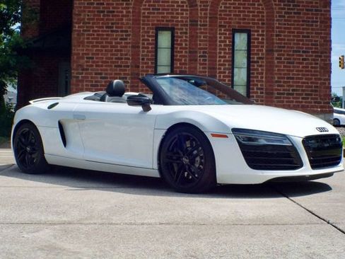 Used 2014 Audi R8 V8 w/ Convenience Package AWD/4WD image 3