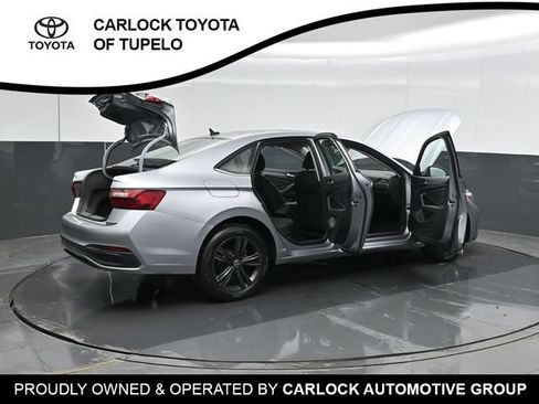 Used 2024 Volkswagen Jetta SE w/ Panoramic Sunroof Package FWD image 49