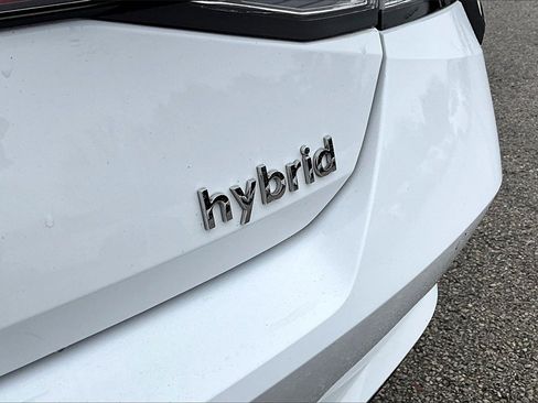 Used 2021 Hyundai Elantra Limited image 8