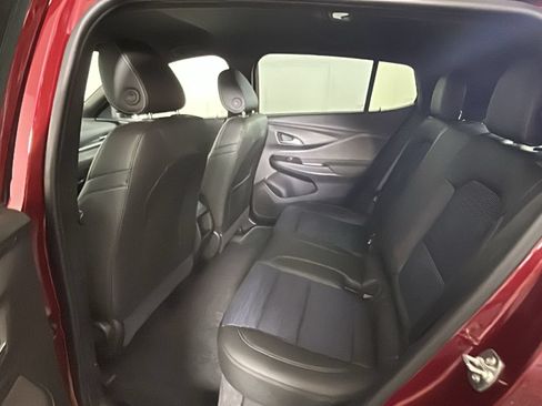 Used 2025 Buick Envista Preferred FWD image 28