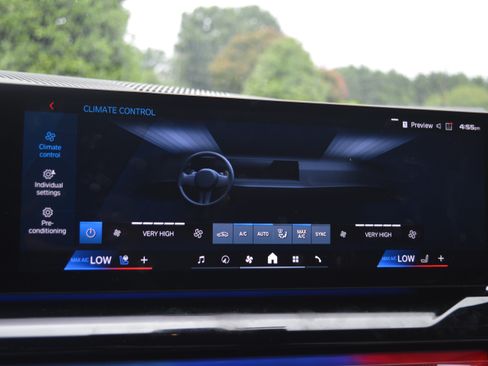 Used 2025 BMW M5 AWD/4WD image 24
