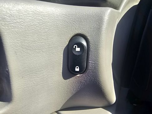 Used 2000 Ford Taurus SES FWD image 21