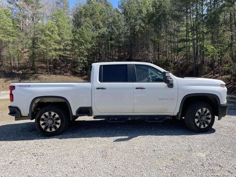 Used 2023 Chevrolet Silverado 2500 Custom w/ Custom Value Package image 18