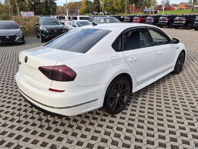 Used 2018 Volkswagen Passat 2.0T R-Line FWD image 3