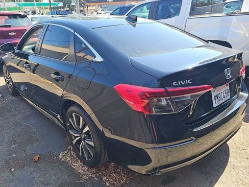 Used 2022 Honda Civic EX image 3
