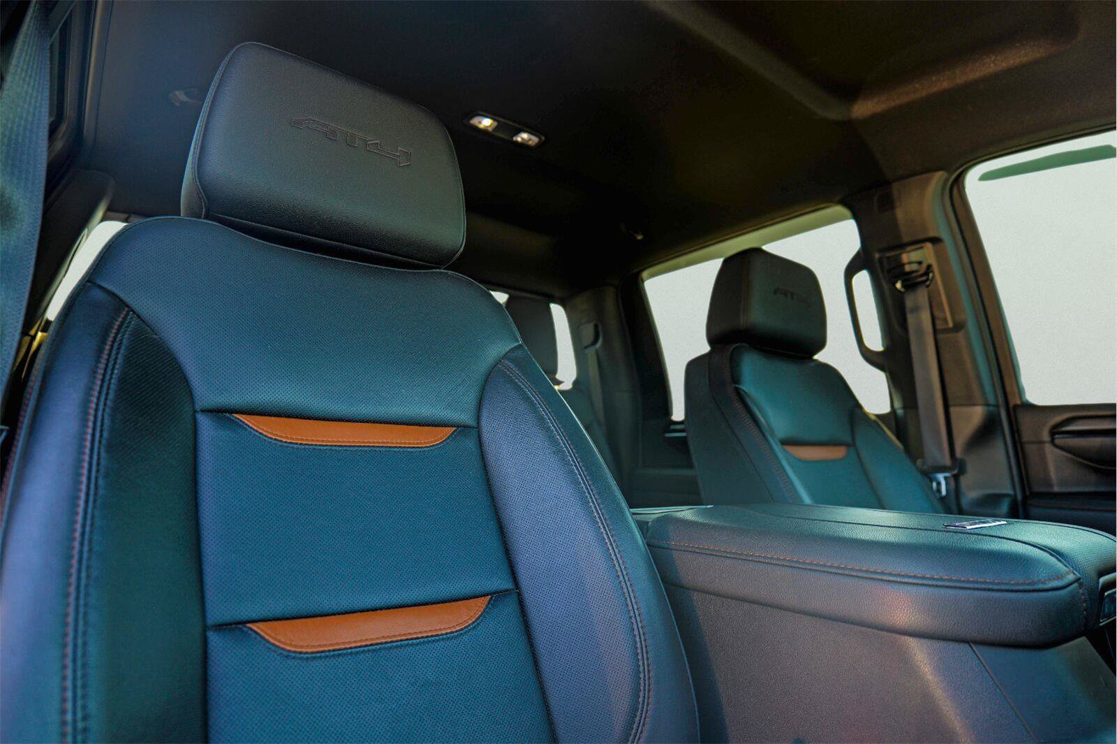 Used 2024 GMC Sierra 2500 AT4 w/ Technology Package AWD/4WD image 23