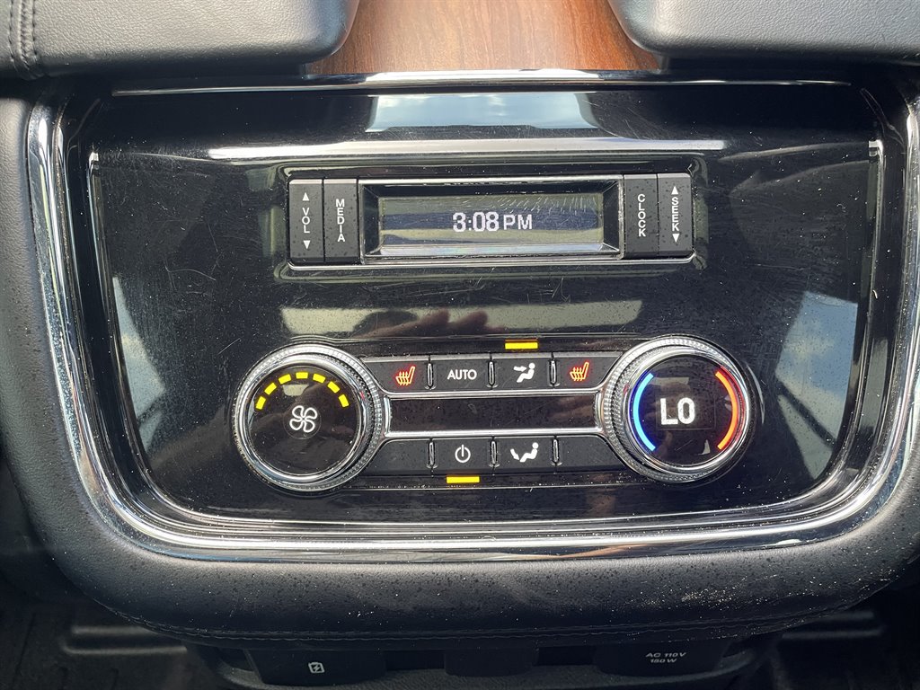 Used 2019 Lincoln Navigator L Select AWD/4WD image 30