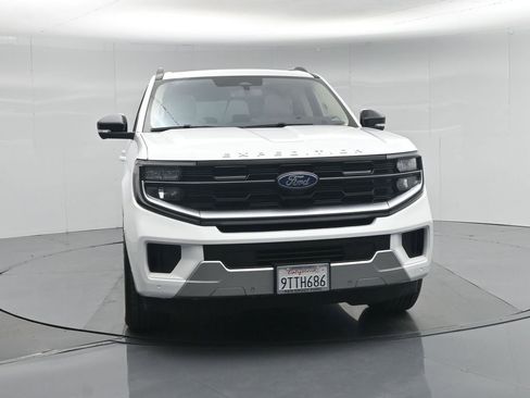 Used 2025 Ford Expedition Platinum AWD/4WD image 32