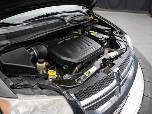 Used 2014 Dodge Grand Caravan SXT image 29