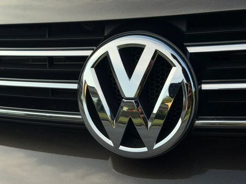 Used 2014 Volkswagen Eos Komfort FWD image 39