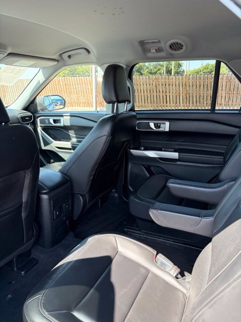 Used 2022 Ford Explorer XLT w/ Equipment Group 202A RWD image 7