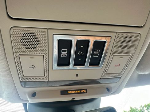 Used 2020 Land Rover Discovery HSE AWD/4WD image 36