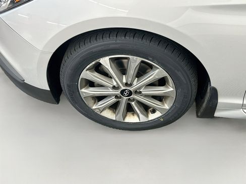 Used 2017 Hyundai Sonata Limited w/ Tech Package 03 FWD image 11