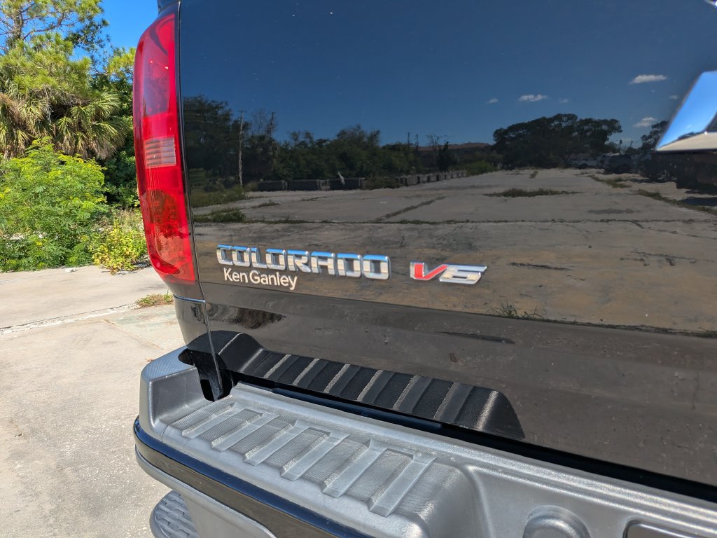 Used 2018 Chevrolet Colorado Z71 w/ Z71 Midnight Edition AWD/4WD image 14