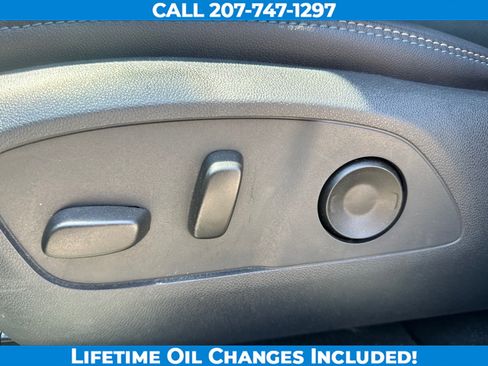 Used 2025 Chevrolet Equinox EV LT w/ Convenience Package FWD image 11