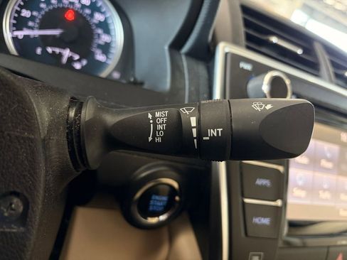 Used 2017 Toyota Camry XLE image 16