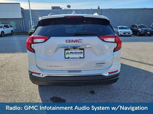 Used 2022 GMC Terrain SLT w/ Infotainment Package II image 6