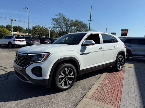 Certified 2024 Volkswagen Atlas Cross Sport SE AWD/4WD image 3