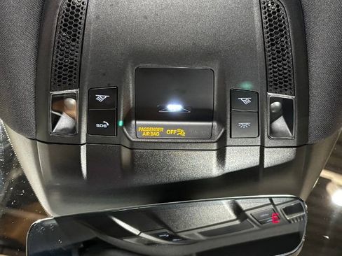 Used 2023 Audi e-tron GT Premium Plus image 38