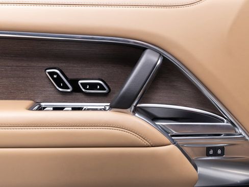 Used 2023 Land Rover Range Rover SE image 45