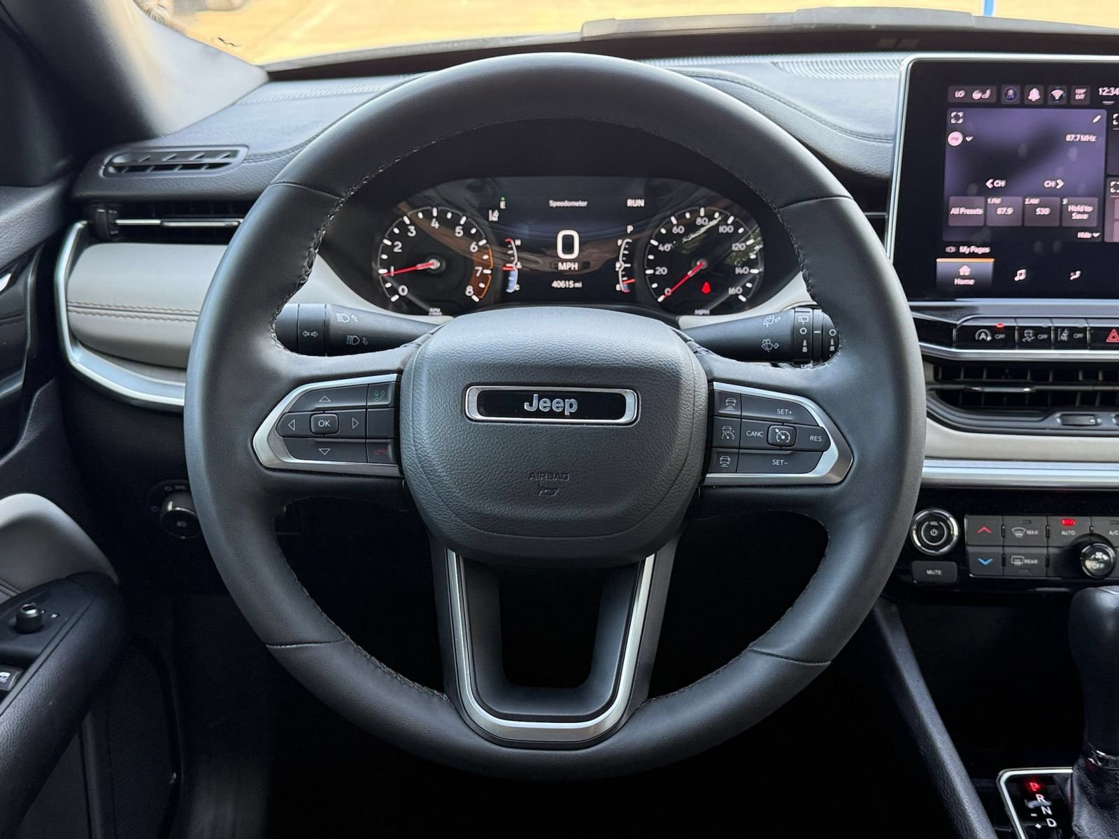 Used 2025 Jeep Compass Limited AWD/4WD image 27