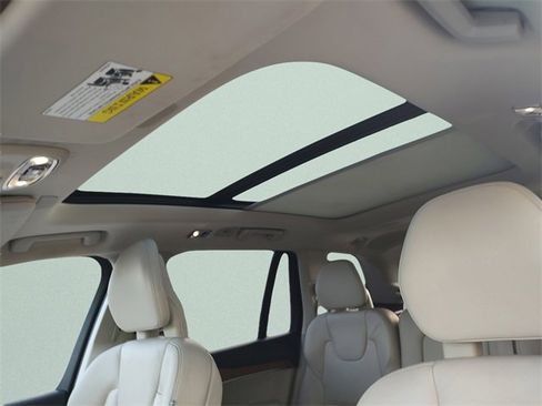 Used 2021 Volvo XC90 T8 Inscription Expression w/ Advanced Package image 28