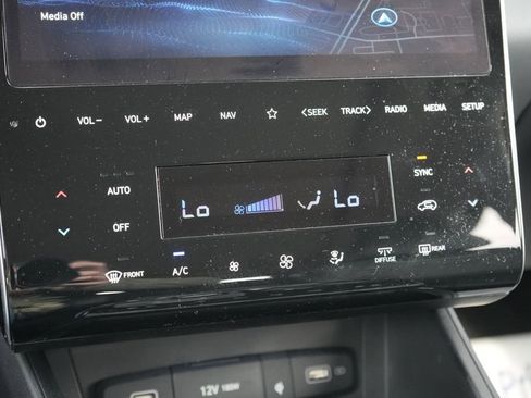 Certified 2024 Hyundai Tucson Limited AWD/4WD image 36