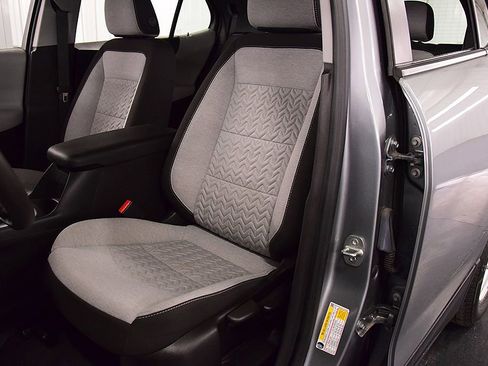 Used 2023 Chevrolet Equinox LS image 26