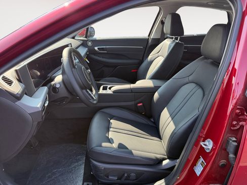 New 2025 Hyundai Sonata Limited image 10