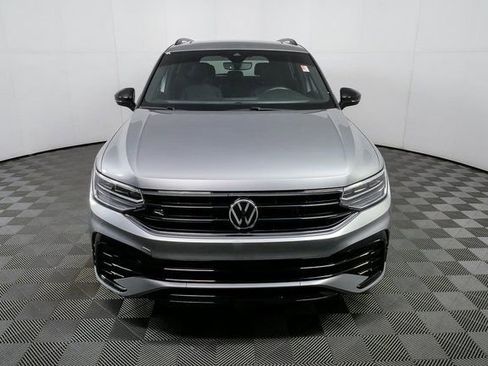 Certified 2023 Volkswagen Tiguan SE R-Line image 28