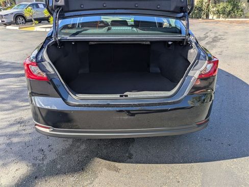 Used 2025 Toyota Camry LE image 31