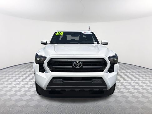 Certified 2024 Toyota Tacoma SR5 AWD/4WD image 2