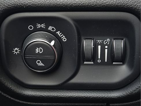 Used 2023 RAM 1500 Laramie AWD/4WD image 17