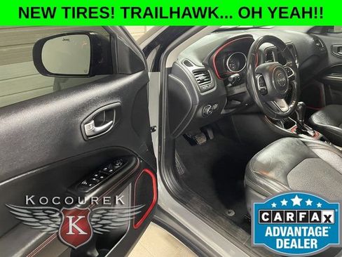 Used 2019 Jeep Compass Trailhawk w/ Cold Weather Group AWD/4WD image 10
