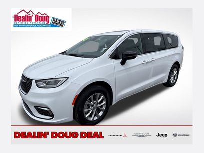 Used 2026 Chrysler Pacifica Limited