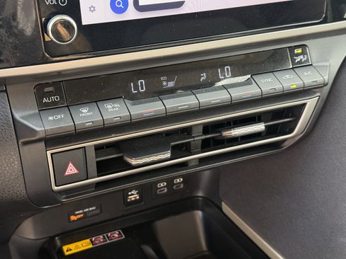 Used 2025 Toyota Camry LE image 23