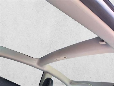 Used 2021 Tesla Model 3 Standard Range Plus image 14