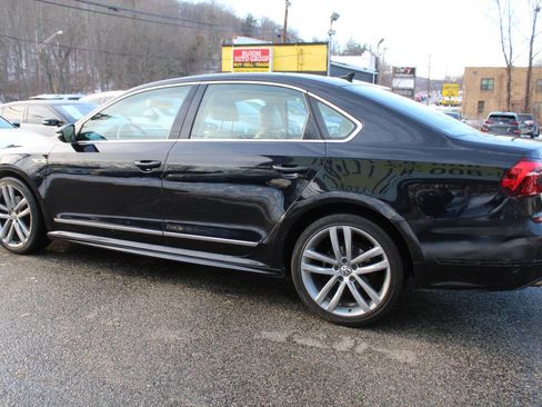 Used 2017 Volkswagen Passat 1.8T R-Line image 11