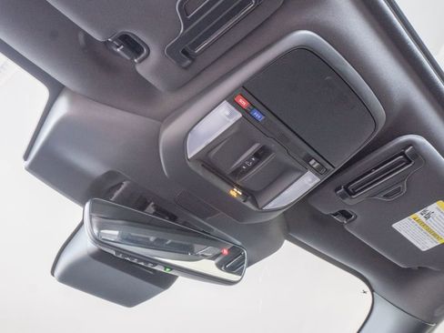 Used 2025 Subaru Forester Limited w/ Popular Package image 14