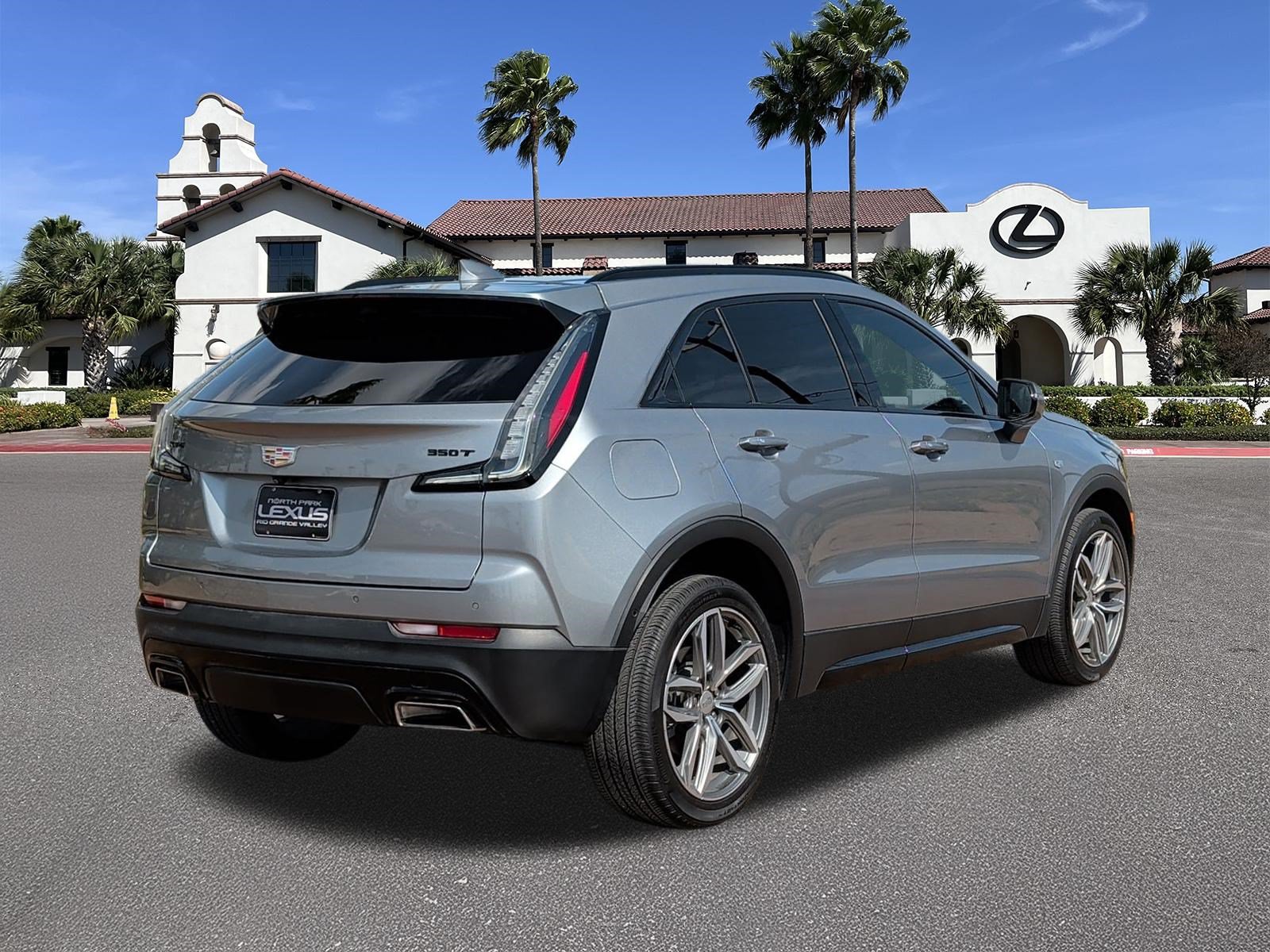 Used 2023 Cadillac XT4 Sport w/ Enhanced Visibility Package FWD image 2