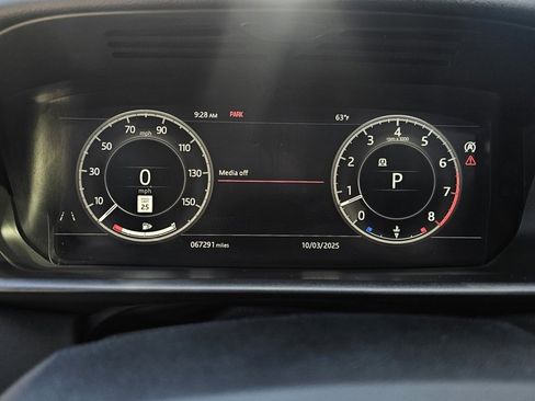 Used 2018 Land Rover Discovery HSE image 19