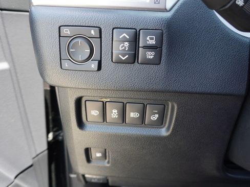 Certified 2023 Lexus GX 460 Luxury w/ Accessory Package AWD/4WD image 22