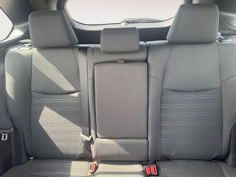 Used 2022 Toyota RAV4 SE w/ Convenience Package image 10