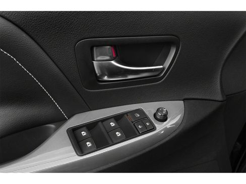 Used 2015 Toyota Sienna SE Premium w/ Four Season Floor Mat Package FWD image 17
